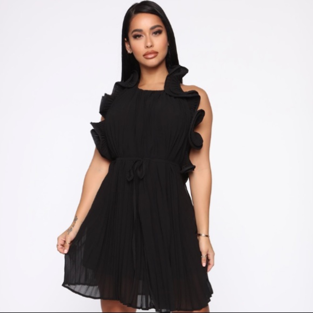 ♠️ Black Ruffle Dress